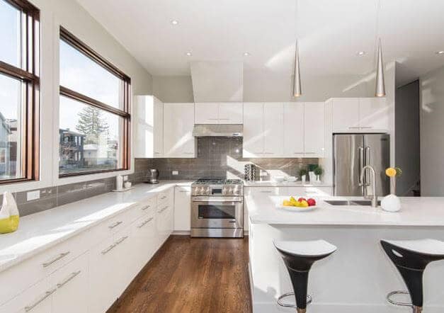 full kitchen